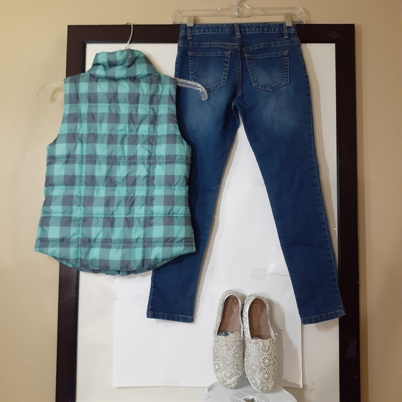 Girls Winter Bundle | Plaid Puffer + Skinny Jeans - Picture 2 of 3